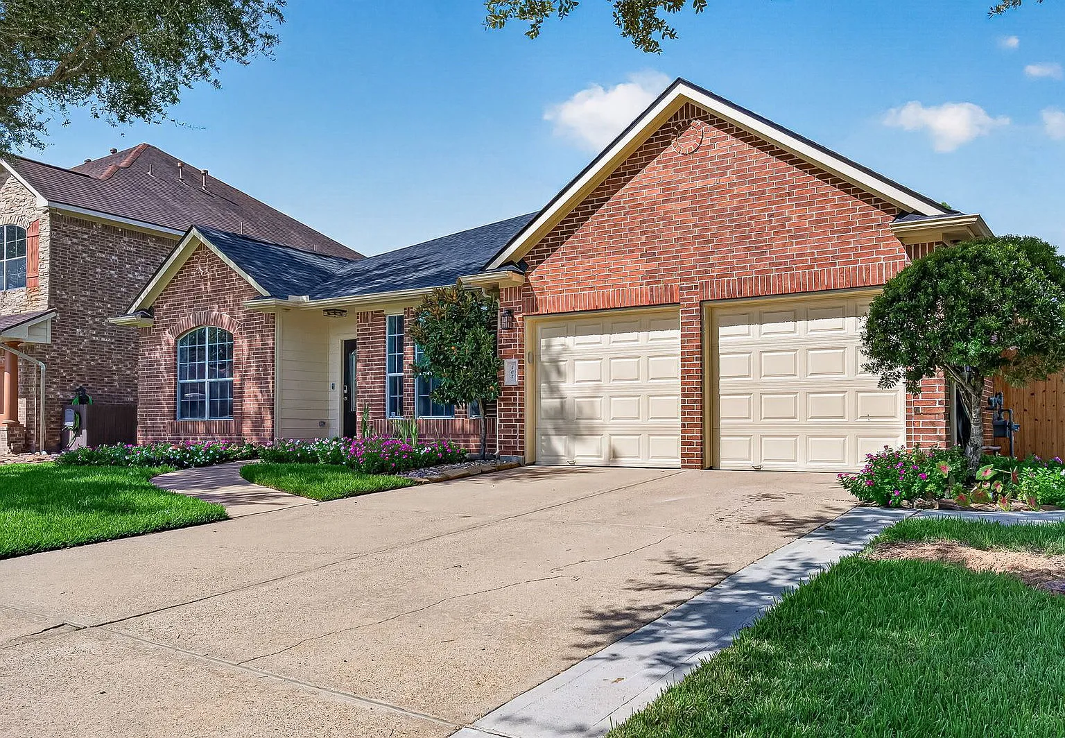 4 bed, 3.0 bath, 3040 sqft, $3,300 — Photo 2