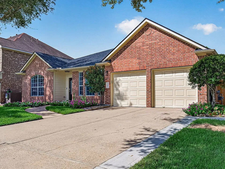 405 Wickford Ct