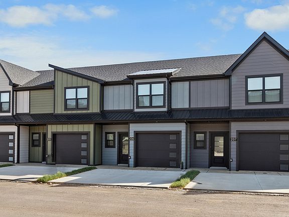 2nd image of 206 Jonathan Wade Cir #206