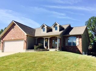 571 Rock Creek Dr, Washington, MO 63090