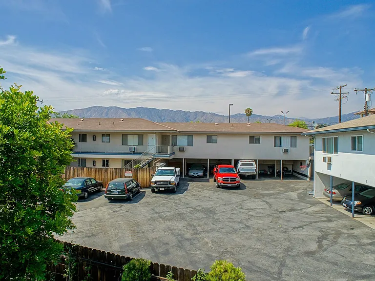 634 Marion Pl — Photo 3
