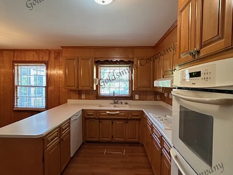 2 Woodfern Cir — Photo 2