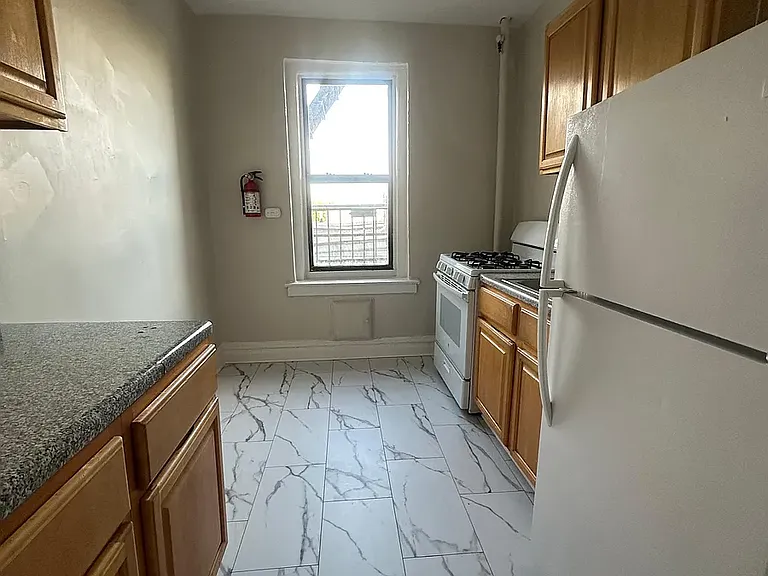 160 Ellis Ave #405D — Photo 4