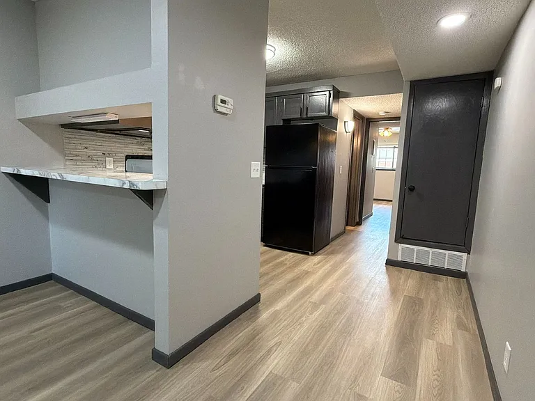 1121 N 28th St #6 — Photo 11