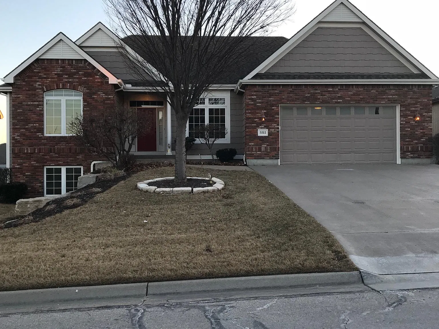 5 bed, 3319 sqft, $3,750 — Photo 2