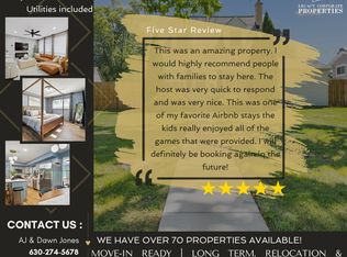 2712 Wren Ln, Rolling Meadows, IL 60008