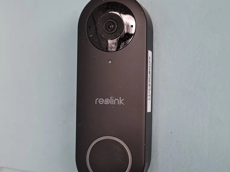 Reo Doorbell camera that you can connect to your phone and monitor via the Internet.
