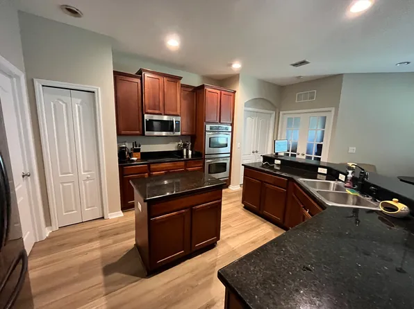 1106 Fennel Green Dr, Seffner, FL 33584