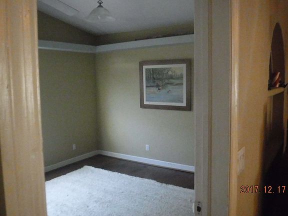 DENoff Dining17X12
VAULTED
 