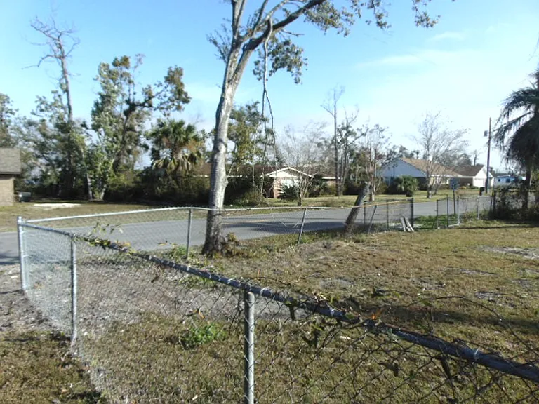 301 Minnesota Ave — Photo 28
