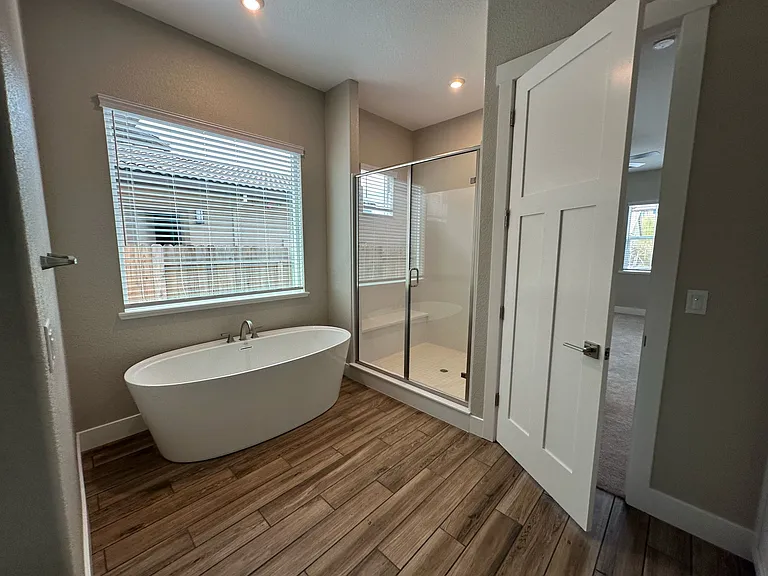 6270 Ottawa St — Photo 10