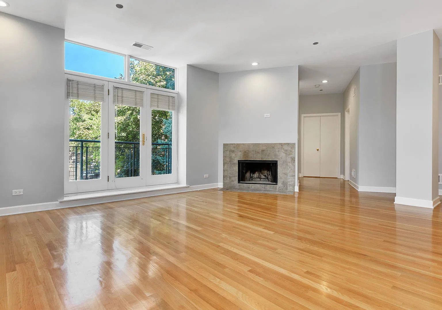 2 bed, 1200 sqft, $4,000 — Photo 4