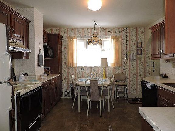 4th image of 34 Lovall Ave