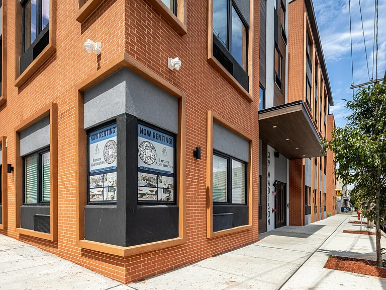 28 Jefferson St #VAR8 — Photo 16