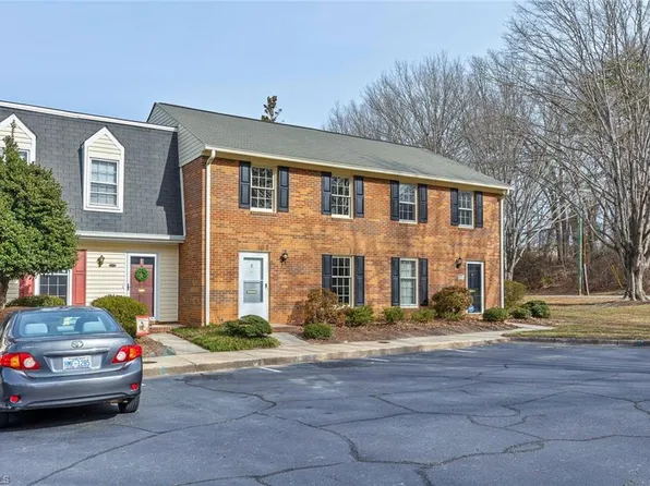 3905 E Valley Ct, Winston Salem, NC 27106