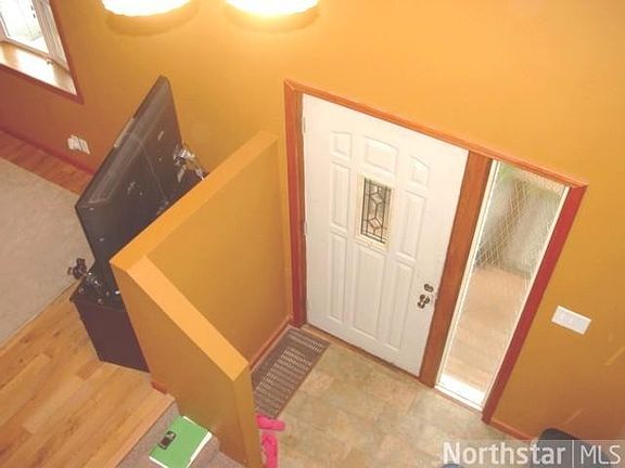 4th image of 1032 Holley Ave