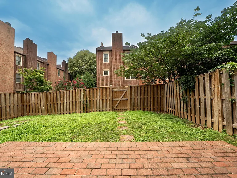 10168 Turnberry Pl — Photo 31