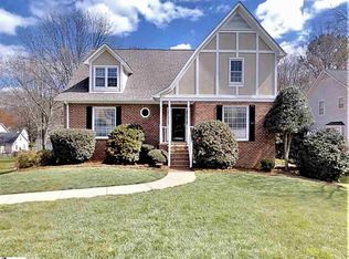 204 W Silverleaf St, Greer, SC 29650