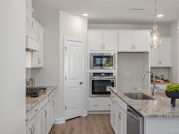 4th image of 268 Gregory Village Dr