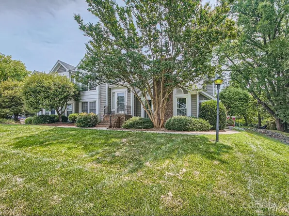 8256 Legare Ct, Charlotte, NC 28210