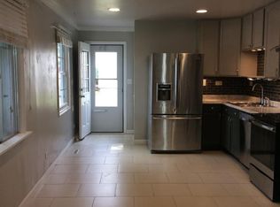 207 S Bartlett Rd, Streamwood, IL 60107