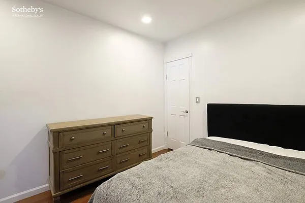 Rented by Sotheby's International Realty | media 19