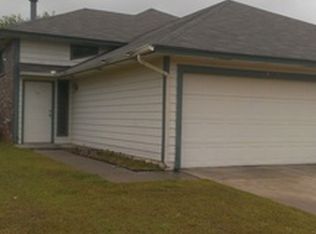 1101 NE 23rd St, Moore, OK 73160
