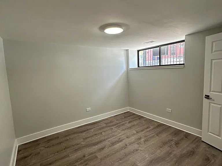 2440 W Iowa St #1F — Photo 16