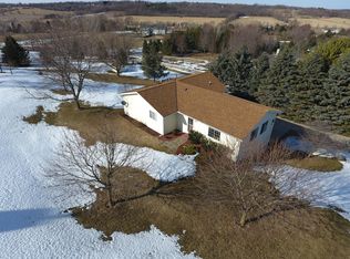 W254N4957 McKerrow Dr, Pewaukee, WI 53072