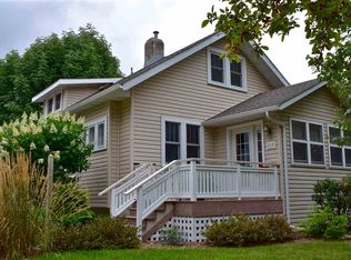 214 Tremont St, Cedar Falls, IA 50613