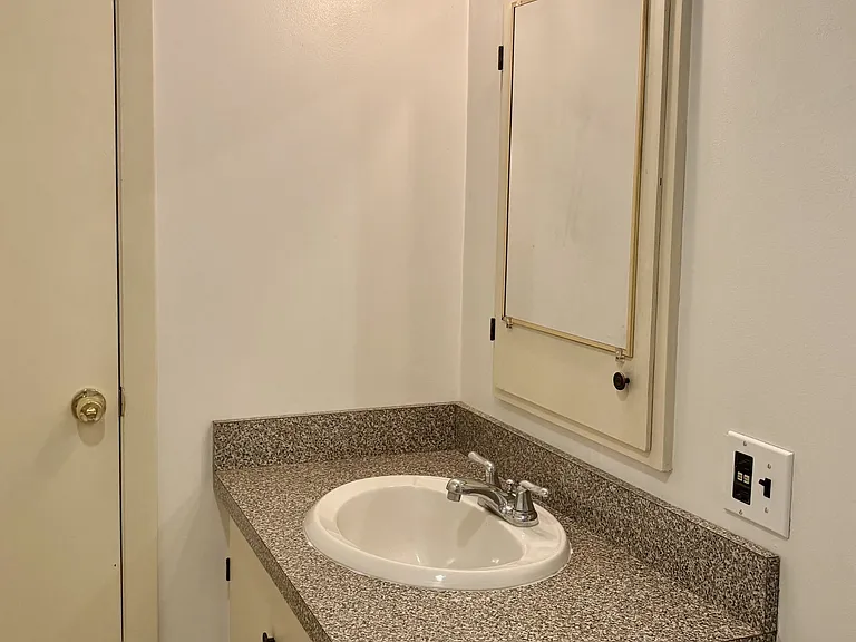 155 Main St #4 — Photo 8