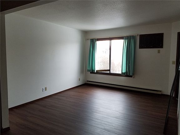 3rd image of 929 High Street #12