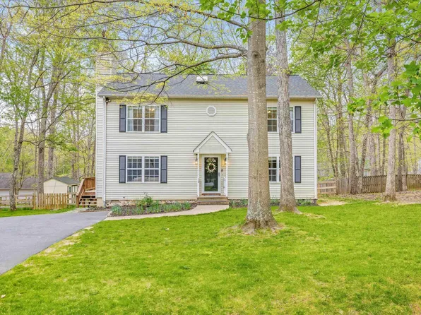 13 Xebec Rd, Palmyra, VA 22963