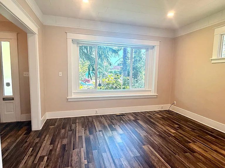 2902 N Mason Ave — Photo 4