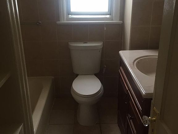 3rd image of 1620 45th St