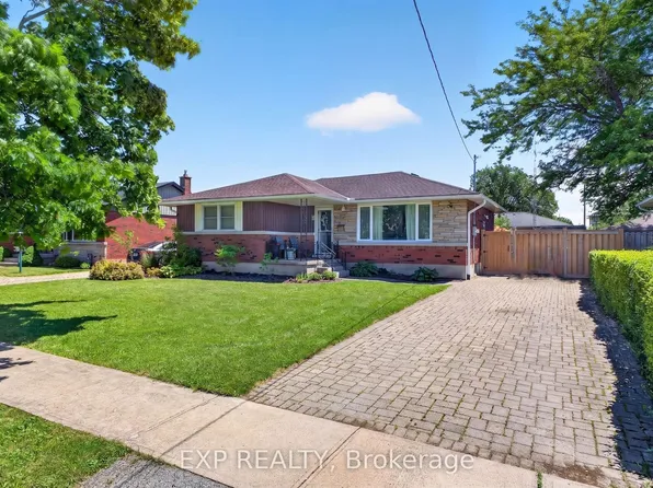 8 Dunraven Ave, Saint Catharines, ON L2M 6A7