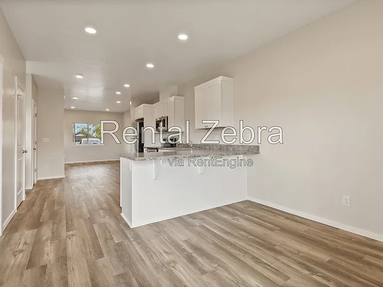 1684 SW Salmon Ave — Photo 9