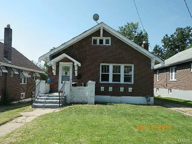 6422 Glenmore Ave photo 1
