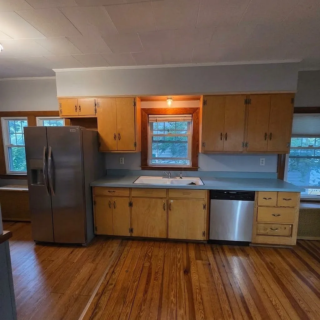 3 bed, 1377 sqft, $2,600 — Photo 4