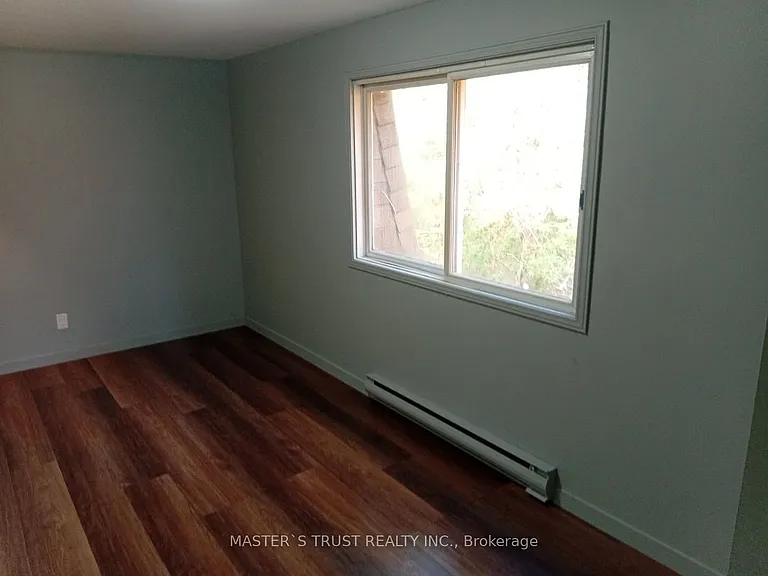 190 Borland St E #4 — Photo 13