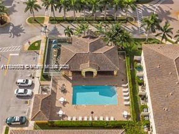 5th image of 4040 NW 11th St #4040