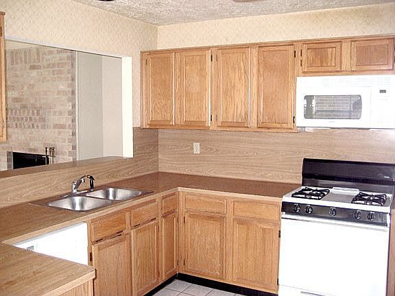 Spacious Kitchen with Brand New Appliances