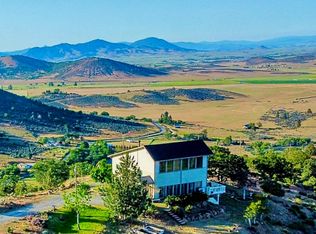 8919 Cram Gulch Rd, Yreka, CA 96097