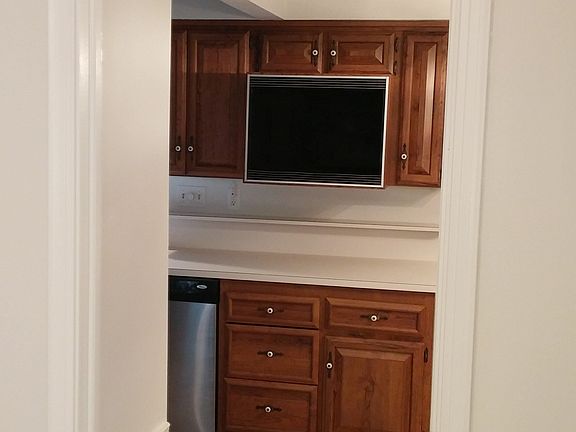5th image of 5227 Case Ave