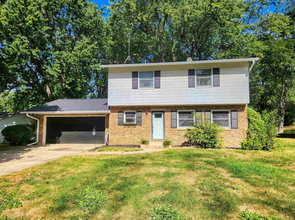 2118 Revere St, Freeport, IL 61032