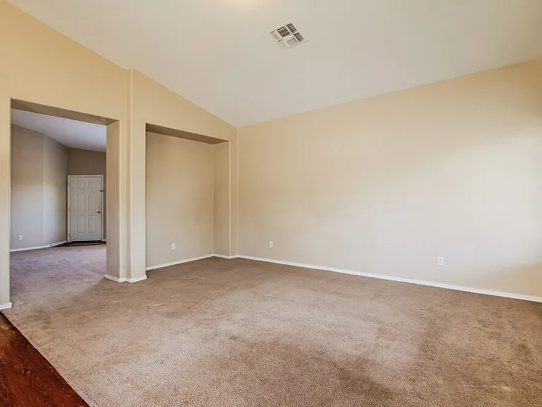 13425 W Gelding Dr — Photo 7