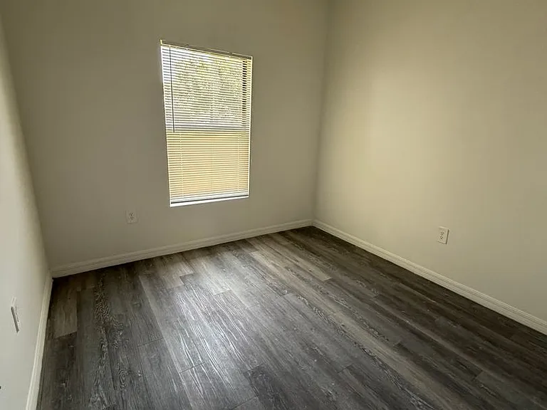 1107 Abrams Blvd — Photo 3