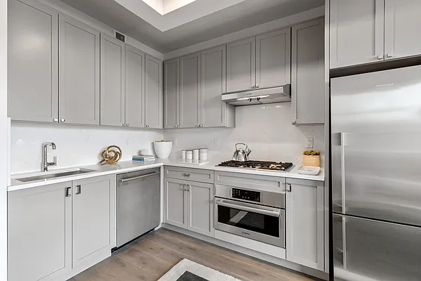 Rented by Greystar | media 11