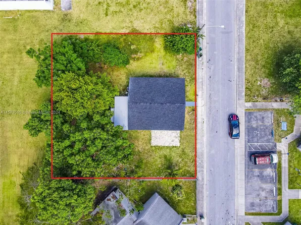 323 SW 4th Ct, Homestead, FL 33030