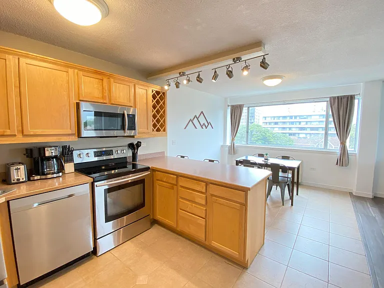 909 Logan St #6G — Photo 10